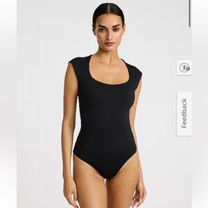 Express Body Contour High Compression Scoop Neck Cap Sleeve Bodysuit